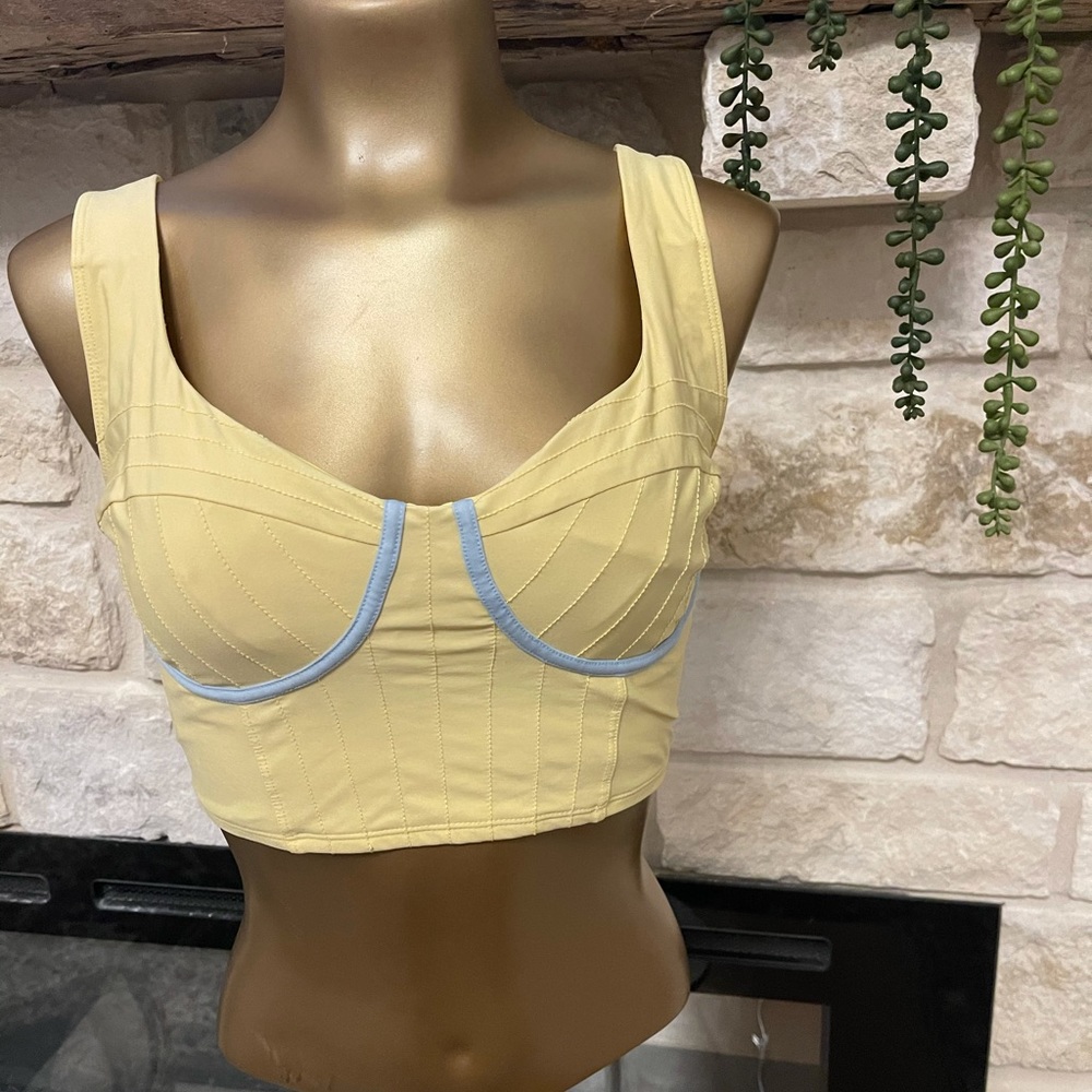 Fabletics athletic crop top
